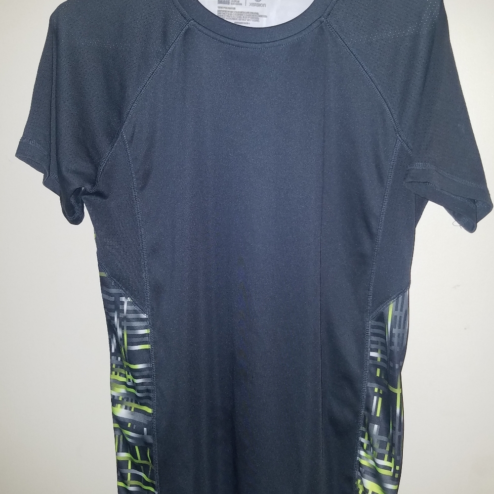 😍Boy's XL T-shirt 18-20